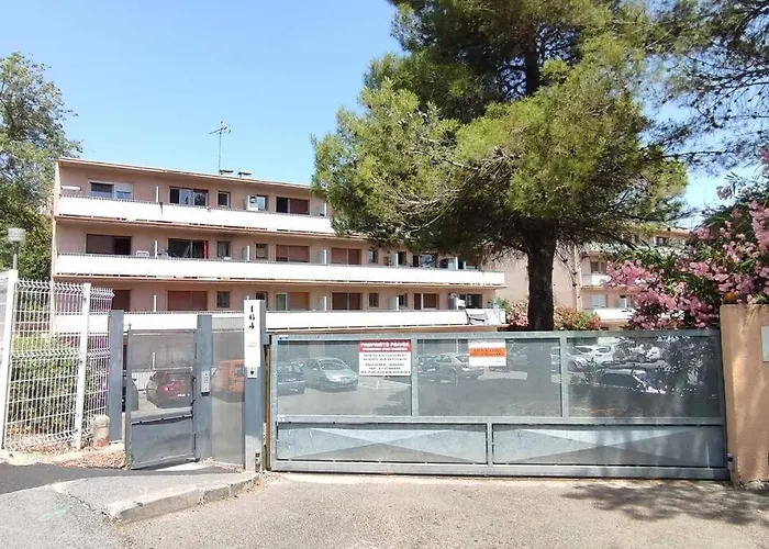 Michelet Studio Climatise Avec Balcon Et Parking Ferme