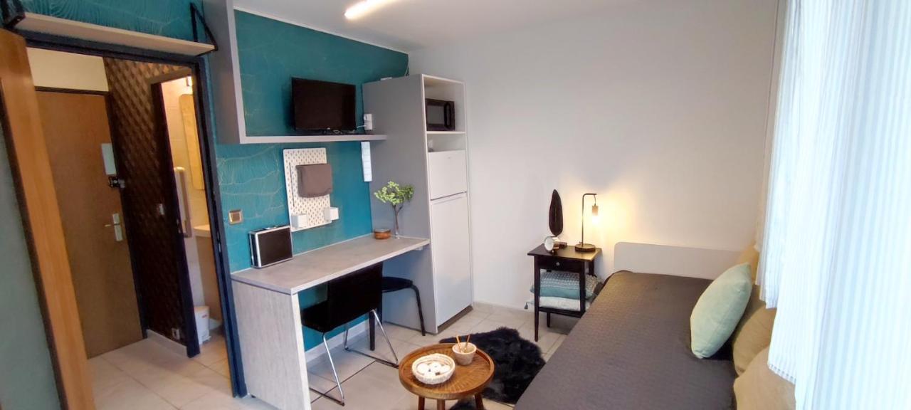 Michelet Climatise Avec Balcon Et Parking Ferme