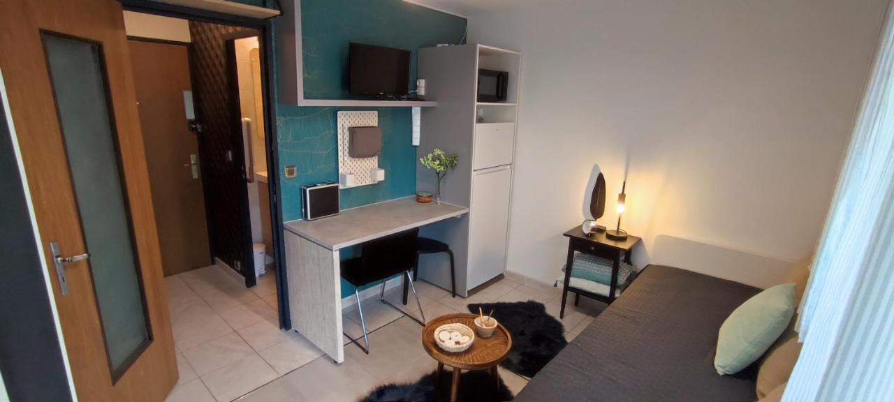 Michelet Climatise Avec Balcon Et Parking Ferme *